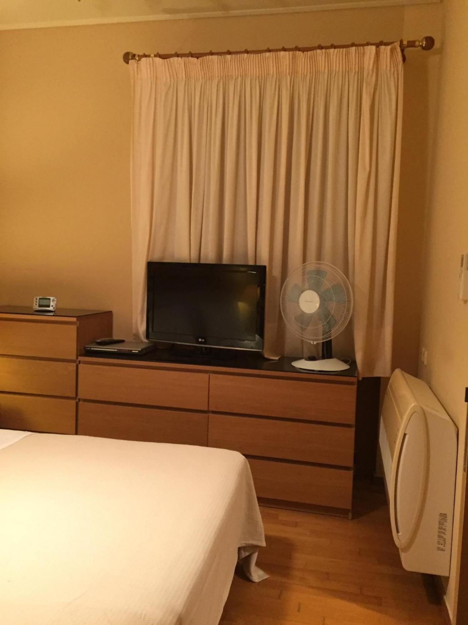 Small Near Athens Airport Apartment *