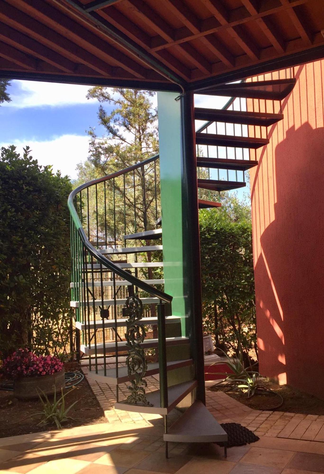 Small Near Athens Airport Apartment